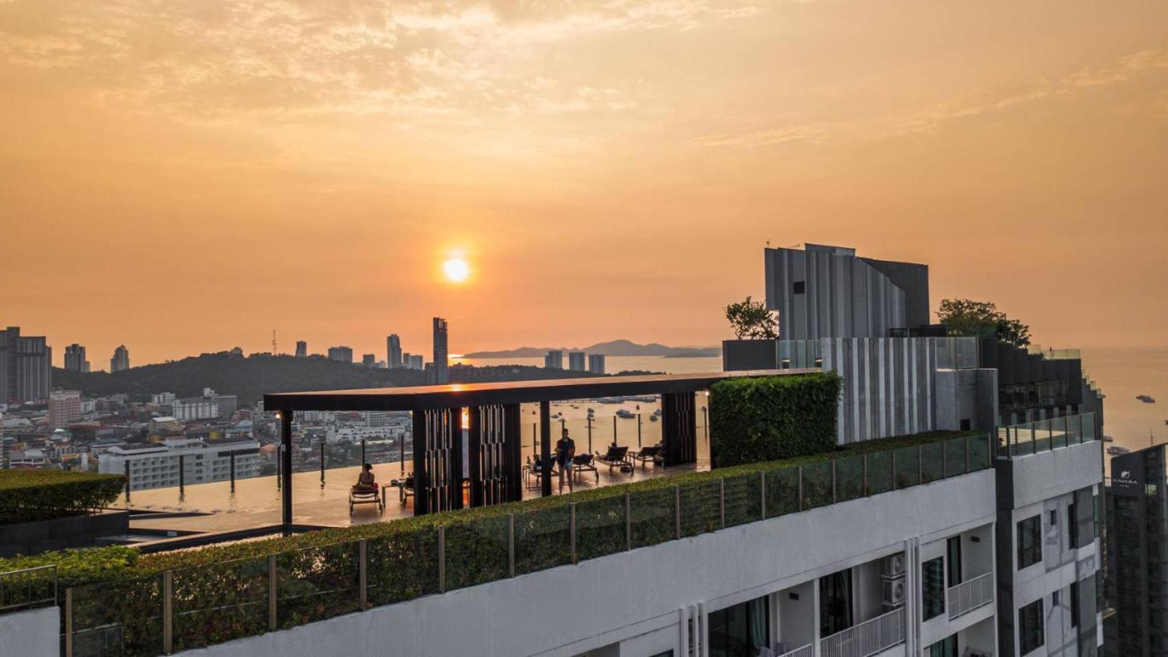 The Base Pattaya By Nami Aparthotel Eksteriør bilde