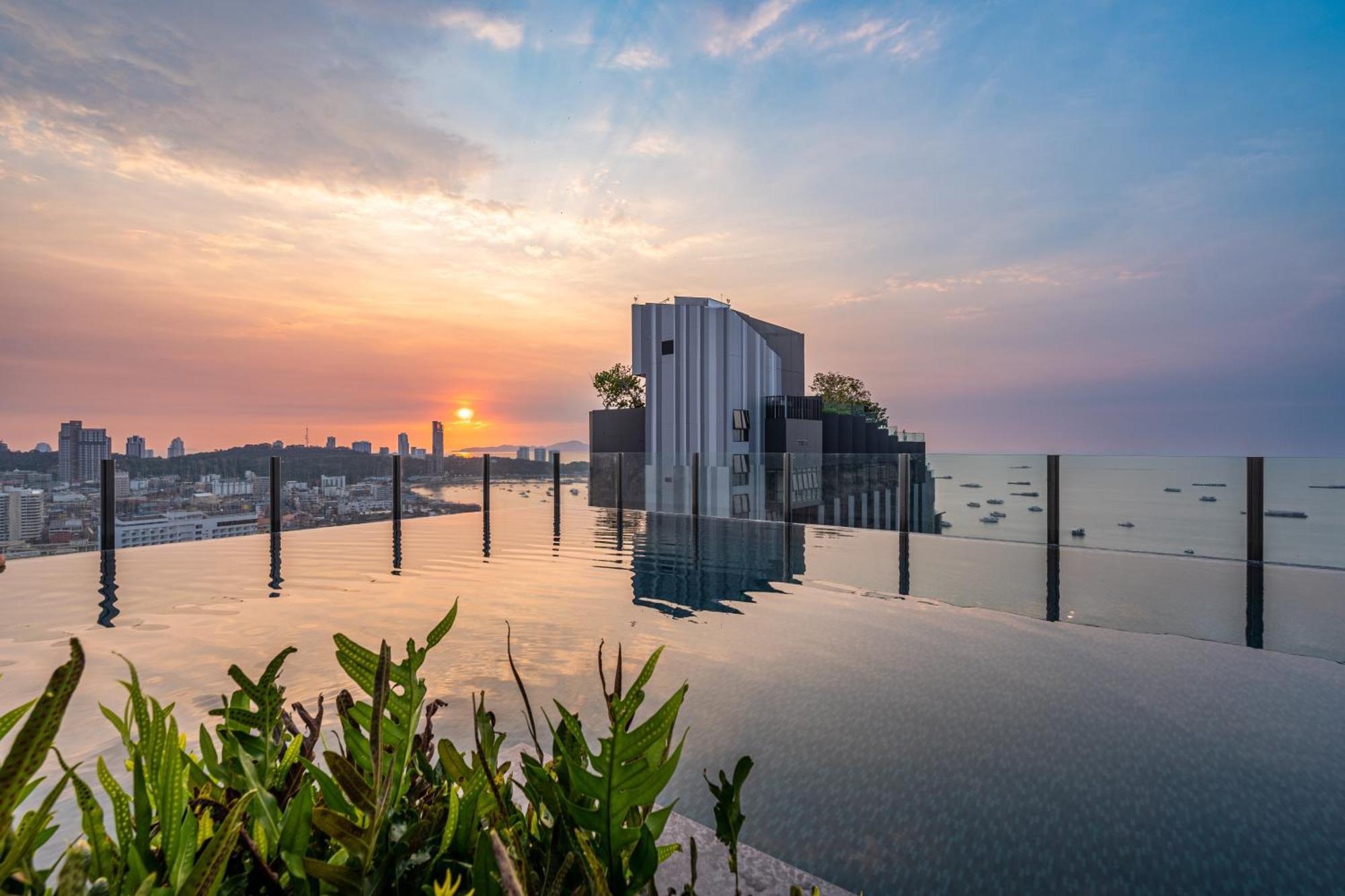The Base Pattaya By Nami Aparthotel Eksteriør bilde